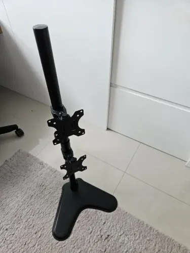 Suporte duplo de monitor para mesa