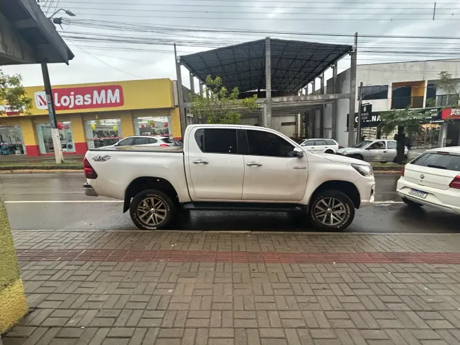 Toyota Hilux CD SRV 4X4 2.8 TDI Diesel Aut. 2020