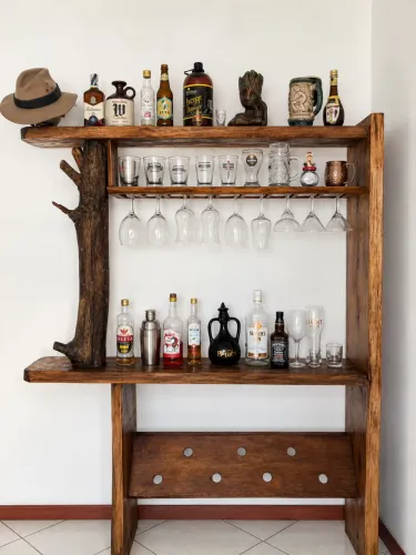 BAR RÚSTICO EM MADEIRA MACIÇA - PEÇA ARTESANAL