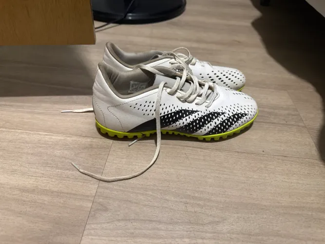 CHUTEIRA PREDATOR ADIDAS SOCIETY 38