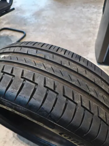 Pneu Continental 215/45 R18 Premium Contact 6