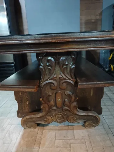 Mesa de madeira macica 2,10 x 1,00 com vidro em cima do tampo