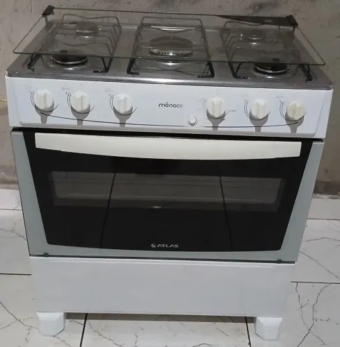 Vendo fogão 5 bocas (atlas)Não é elétrico 