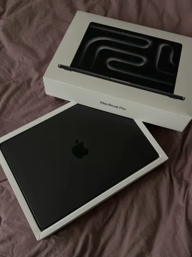 MacBook Pro M4 Pro 24GB 512GB - Seminovo