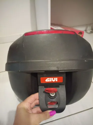 Baú de moto - 38 litros marca Givi - $220