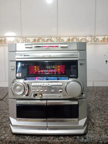 Som Central Philips - Sem Caixas - Funcionando o Rádio e entrada AUX.