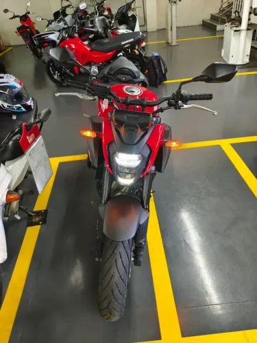CB 500 Hornet Honda ano Fabricação 2025, Modelo 2026, Moto Semi Nova, 3.600 KM Rodado!!!!!