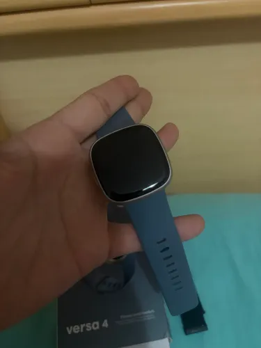 FitBit Versa 4
