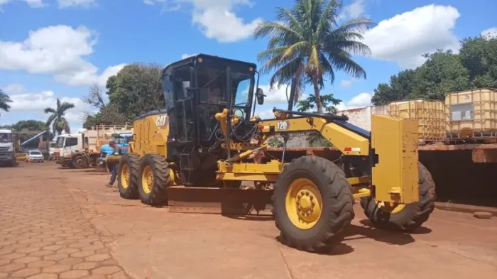 MOTONIVELADORA CAT 120K 16,6T