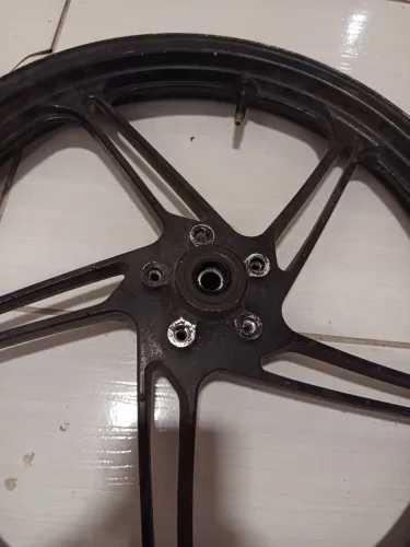 Roda dianteira de liga leve 100% Original Honda, retirada de uma CG 160 Fan/Titan.