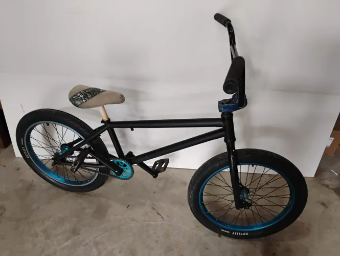 Bike profissional BMX (Preta)