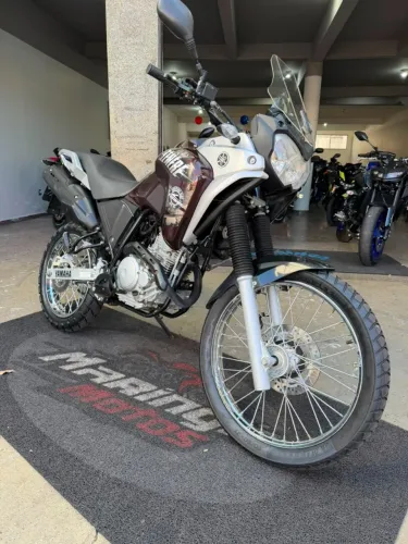 YAMAHA XTZ TENERE MUITO CONSERVADA - AQUI NA MARINGA MOTOS