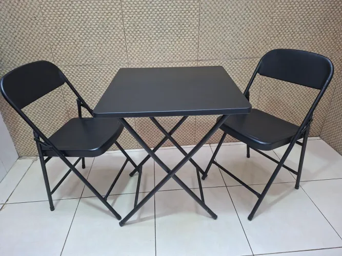 Mesa de Alumínio Preta com 2 Cadeiras - Bom estado