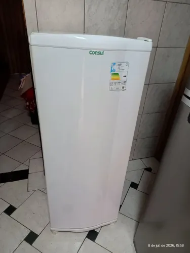 Geladeira Consul funcionando perfeitamente,127 v