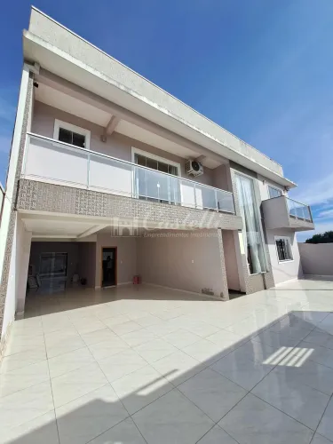 Casa para a venda no Bairro Uvaranas, em PONTA GROSSA - PR