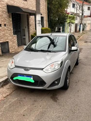 Ford Fiesta Sedan SE 1.6 8V Flex 4P 2014