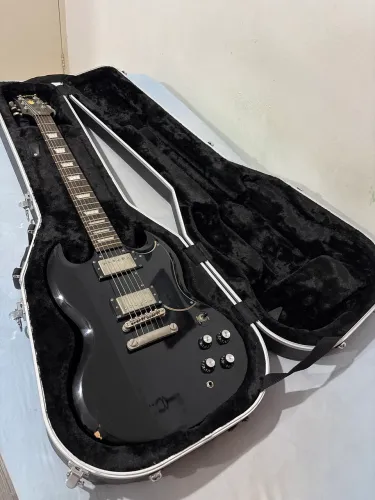 Guitarra Epiphone SG G400 preta usada + case Gator