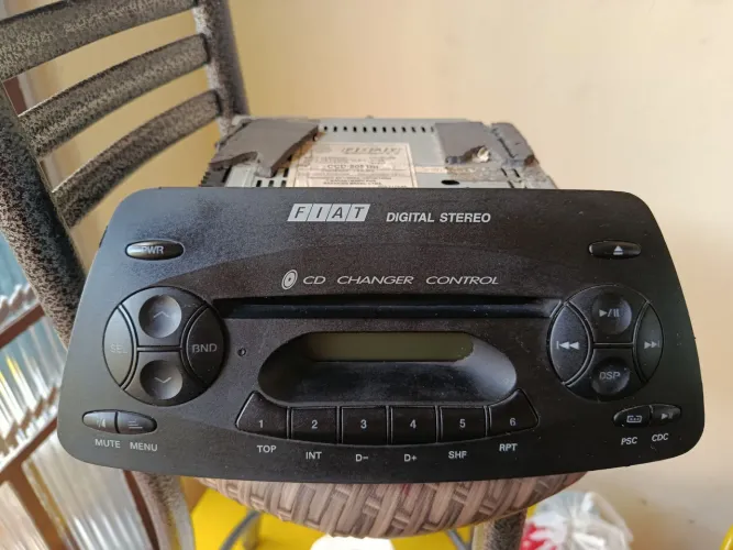 Cd player original Fiat Marea excelente estado !