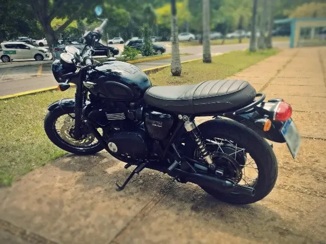TRIUMPH BONNEVILLE T120 BLACK 1200