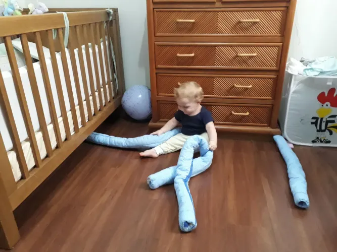 Berço que vira cama Tulipa Baby (bebê não incluso) 