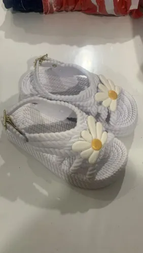 Vendo chinela no tamanho 25 e 26 o número novinha