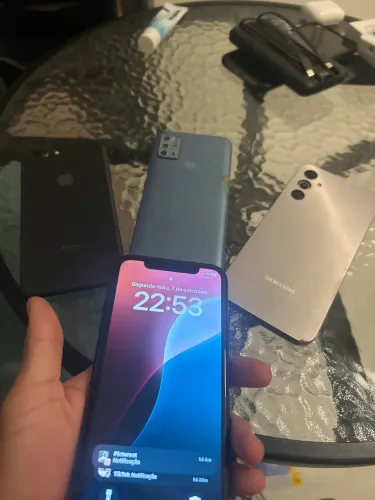 Carcaças de celulares antigos, é um XR funcionando