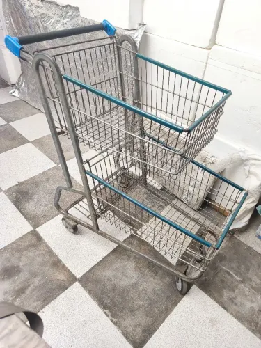Carrinho de mercado duplo grande 