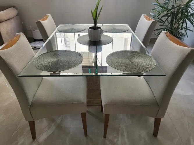Mesa de jantar 4 lugares (140x100)