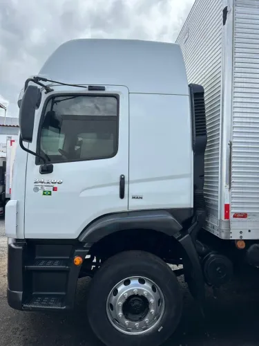 Volkswagen 24.280 Bitruck ano 2013