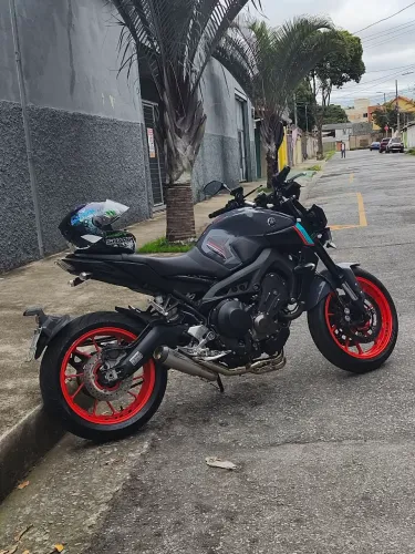 Vendo Mt09 22/23 em estado de 0