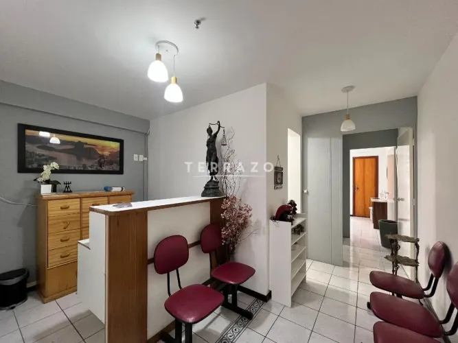 Sala Comercial à venda, 1 vaga, Várzea - Teresópolis/RJ