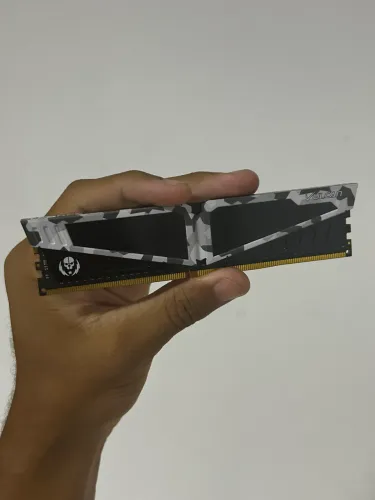 Memória RAM em ótimo estado