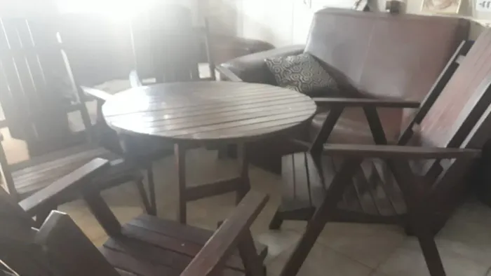 Mesas e cadeiras