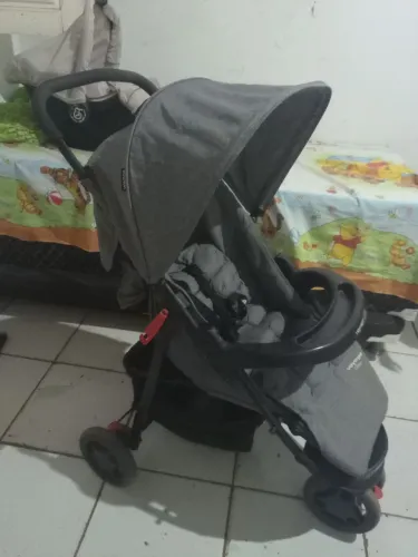 Kit carrinho e bebê conforto 