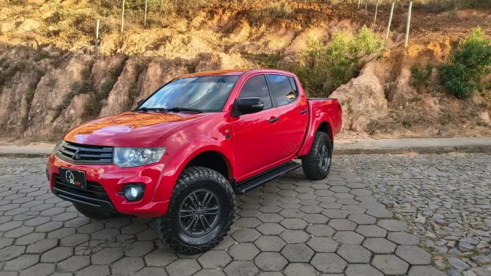 Mitsubishi L200 Triton HPE 3.2 CD TB Int.diesel AUT 2015