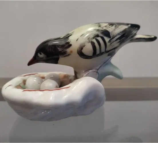 Pássaro de porcelana 