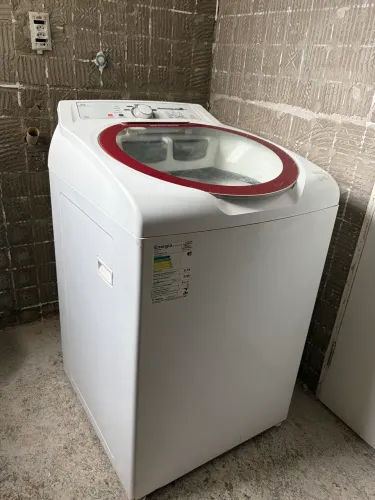Lavadora Brastemp Ative 11kg - Funcionando. Precisa reparar dobradiça da tampa