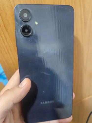 Celular smartphone samsung A06 seminovo