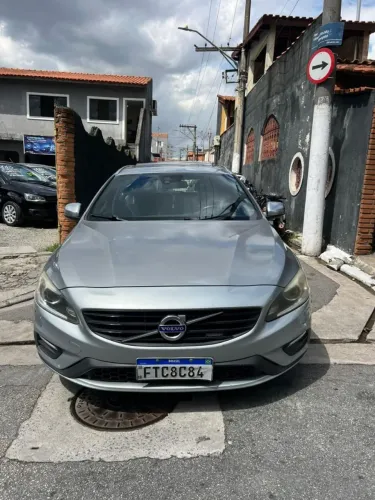 Volvo V60 T-5 R-desing 2.0 5P 2014