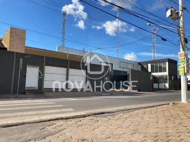 GALPÃO 600 M² | LOJA COM 150 M² COM PISO PORCELANATO.