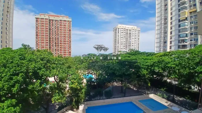 Apartamento à venda no Condomínio Novo Leblon - reformado e desocupado