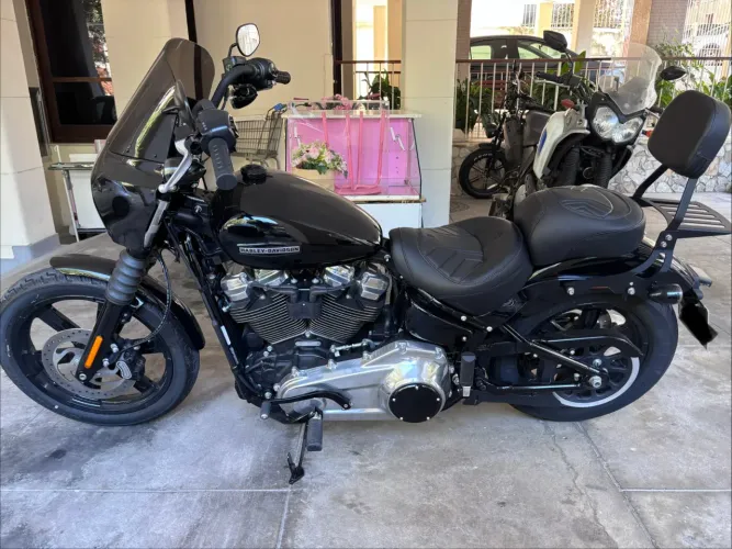 Vendo Harley-Davidson Street Bob 2025 - Impecável
