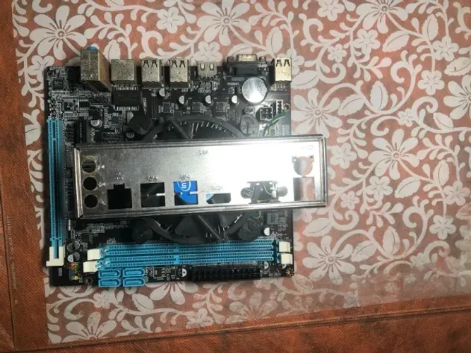 PLACA MÃE MISTERIOSA COM PROCESSADOR TBM MISTERIOSO DDR3