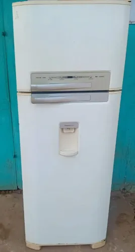 Geladeira dúplex Electrolux frost free.$680