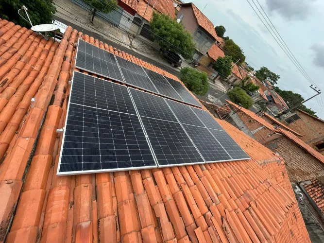 SISTEMA SOLAR 1000KWH