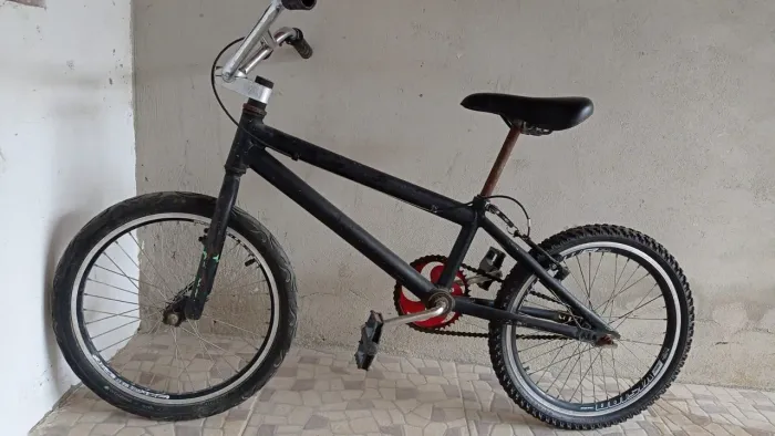 bmx pra vender toda arrumada interessado chama no WhatsApp *33