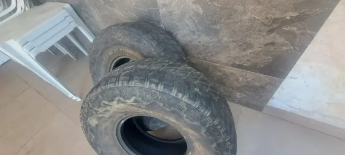 Par de Carcaças de Pneu - Ideal para Recapagem Off-Road / Trilha 35/12,5 aro 15 XBri Forza
