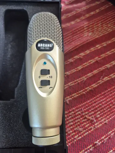 Microfone Condensador Arcano kd100 com maleta
