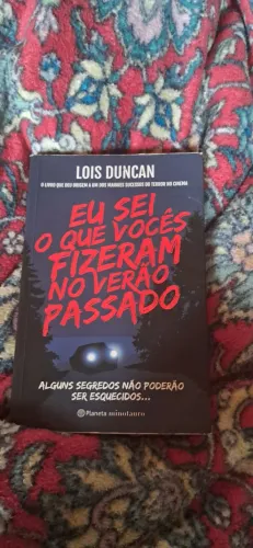 Livro Eu sei o que vocês fizeram no verão passado
