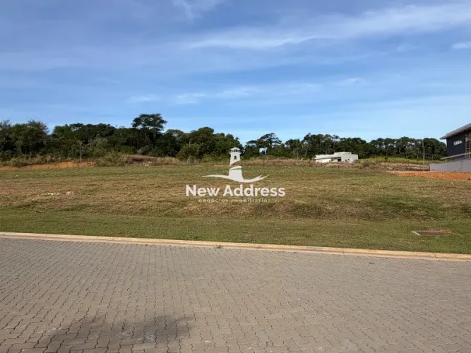 Lote plano , com 621 m2 à venda no Alphaville Três Praias. Tenha a praia como quintal da s